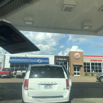 TA Earle - a white minivan at a gas station - Service Stations Near Me - Earle, Arkansas TA Earle - a white minivan at a gas station - Service Stations Near Me - Earle, Arkansas