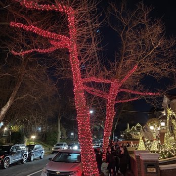 Dyker Heights Christmas Lights - Bus Tours Near Me Dyker Heights Christmas Lights - Bus Tours Near Me