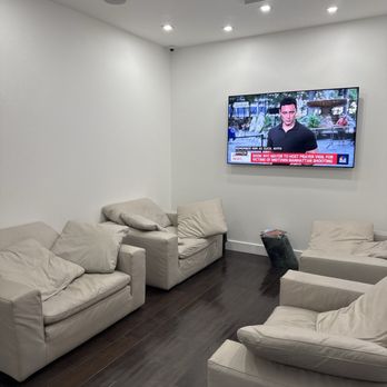 May Dental - Reception - Cosmetic Dentists Near Me - Valencia, California May Dental - Reception - Cosmetic Dentists Near Me - Valencia, California