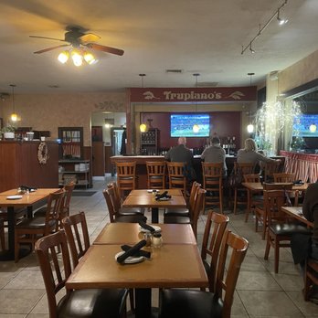Trupiano's Italian Bistro - people sitting at tables - Italian Near Me - Fallbrook, California Trupiano's Italian Bistro - people sitting at tables - Italian Near Me - Fallbrook, California