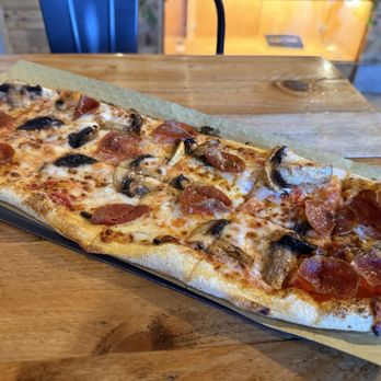 PPole Pizza - Mushroom and pepperoni pizza - Pizza Near Me - Hallandale Beach, Florida
