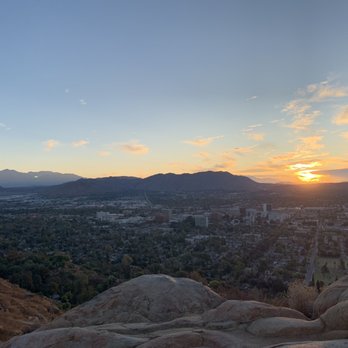 Mount Rubidoux Trail - Sunrise - Hiking Near Me - Riverside, California Mount Rubidoux Trail - Sunrise - Hiking Near Me - Riverside, California