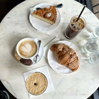 La Bomboniera - Cafes Near Me - New York, New York La Bomboniera - Cafes Near Me - New York, New York