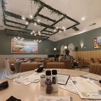 Vinny's Cafe - dining room - Italian Near Me - Baltimore, Maryland Vinny's Cafe - dining room - Italian Near Me - Baltimore, Maryland