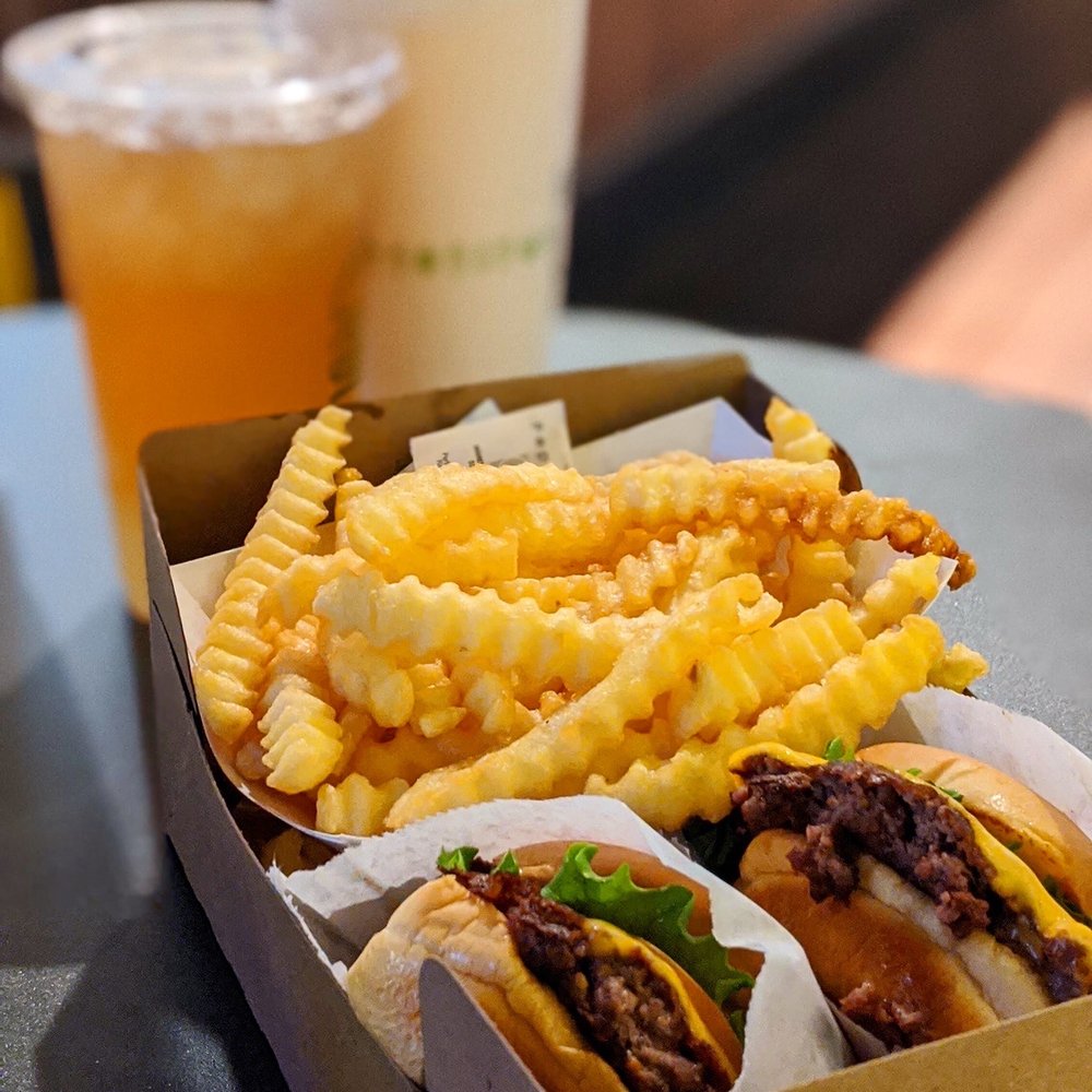 Shake Shack Long Beach - Shack burgers - Burgers Near Me - Long Beach, California Shake Shack Long Beach - Shack burgers - Burgers Near Me - Long Beach, California