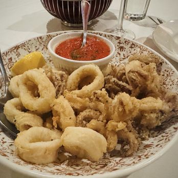 Gene & Georgetti - Fried calamari - Italian Near Me - Chicago, Illinois Gene & Georgetti - Fried calamari - Italian Near Me - Chicago, Illinois