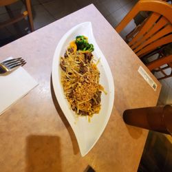 Noodle Street - Maybe basil plate