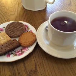 Gate Lodge Guest House - Treats while I waited for my room to become ready.