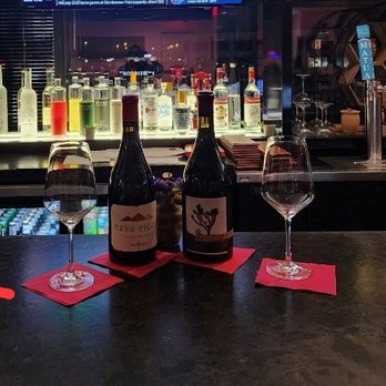 El Tapeo Modern Spanish Kitchen - Tapas/Small Plates Near Me - Oak Brook, Illinois