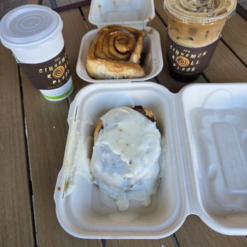 Cinnamon Roll Place - Bakeries Near Me - Kihei, Hawaii Cinnamon Roll Place - Bakeries Near Me - Kihei, Hawaii