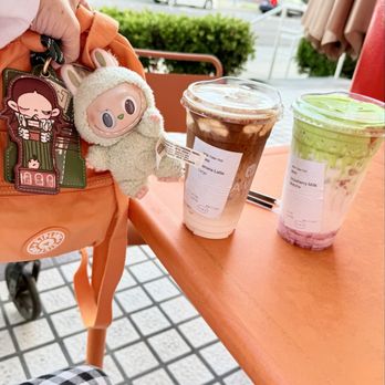 Da Vien Coffee - outside sitting - Desserts Near Me - Westminster, California Da Vien Coffee - outside sitting - Desserts Near Me - Westminster, California