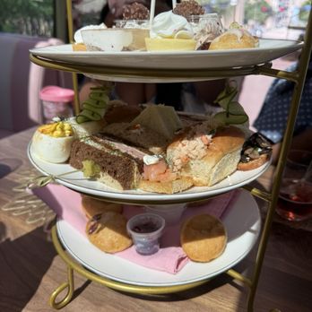 Tea Around Town - Bus Tours Near Me - Dallas, Texas