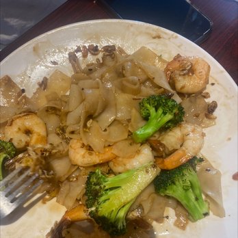 Pad Thai Classic - Thai Near Me - Long Beach, California