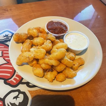 Sapphire's - cheese curds - Sports Bars Near Me - Goose Creek, South Carolina