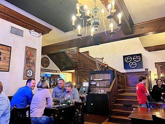 Revere's Wells Street Tavern by null
