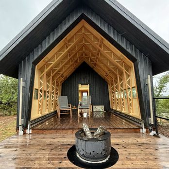 Lagom Retreat - fully covered patio when the outer layer is peeled back - Hotels Near Me - Dripping Springs, Texas