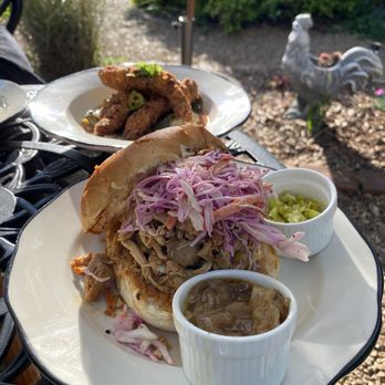 Rosecomb - Pulled chicken sandwich - Bars Near Me - Chattanooga, Tennessee