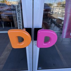Dunkin' - Always love their art deco lettering