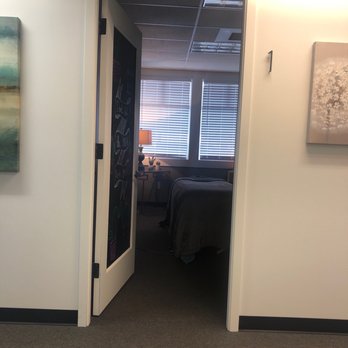 Harbor Life Chiropractic - Massage room - Chiropractors Near Me - Gig Harbor, Washington Harbor Life Chiropractic - Massage room - Chiropractors Near Me - Gig Harbor, Washington