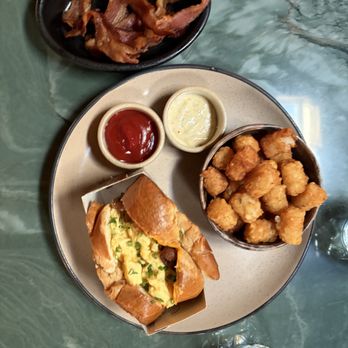 Aaktun Coffee & Bar - Coffee & Tea Near Me - Durham, North Carolina