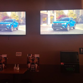 Boulevard Sports Lounge - Sound system - Sports Bars Near Me - Chicago, Illinois