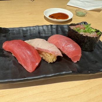 Waka Sakura - Tuna lovers - Conveyor Belt Sushi Near Me - Gardena, California