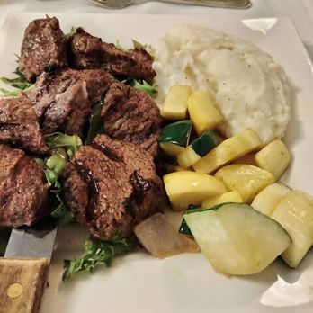 Valley Country Club - Beef tips with mash and veg - Country Clubs Near Me - Warwick, Rhode Island