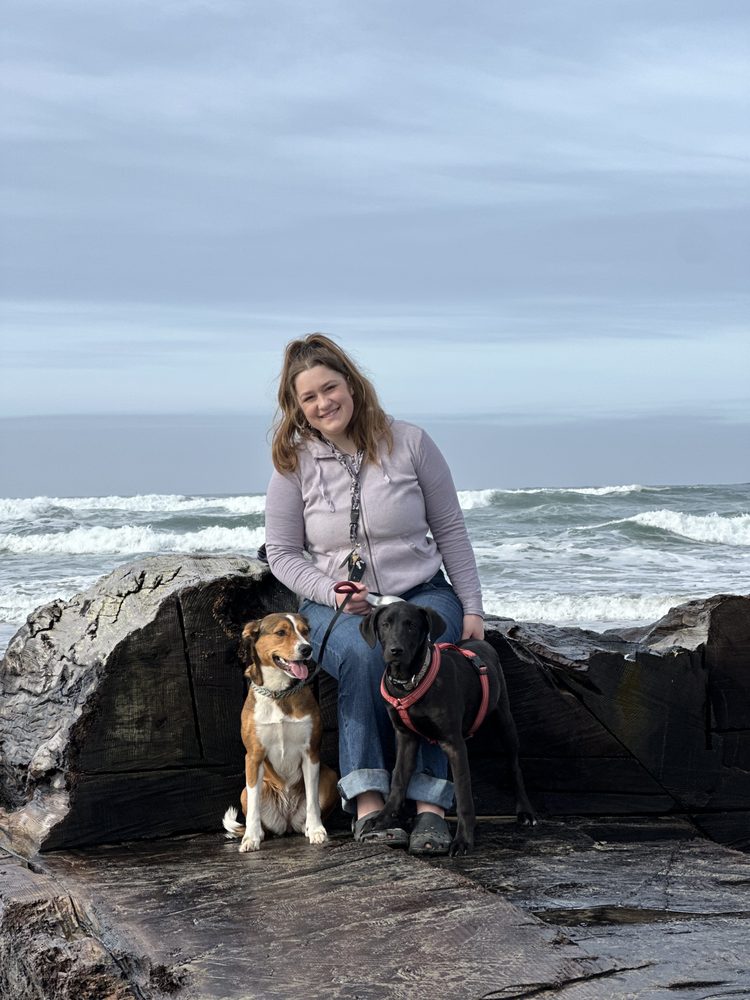 Aida’s pet sitting - pet boarding facility in Coburg, OR