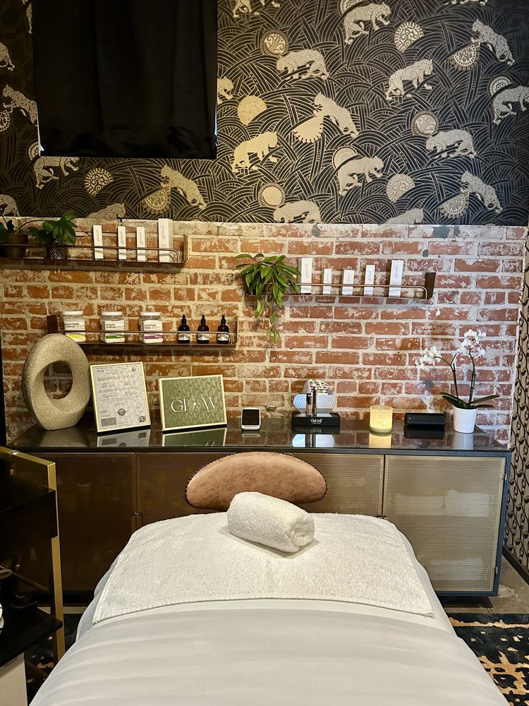 Touch of Glow Skincare Logo