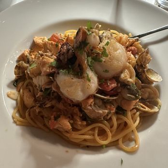 Ristorante Danieli - Spaghetti with seafood - Italian Near Me - Vienna, 9