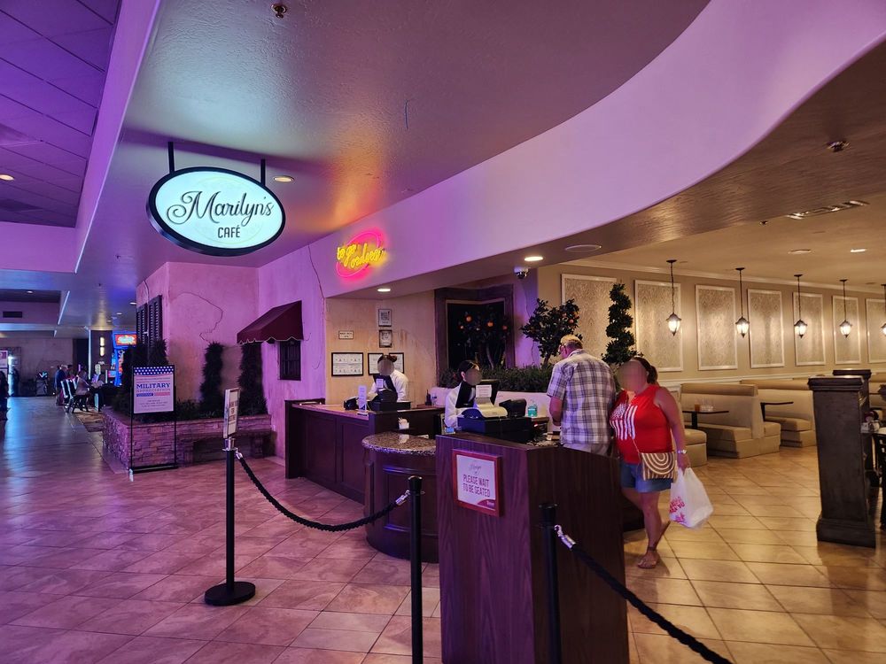 Marilyn’s Cafe - Photo 2