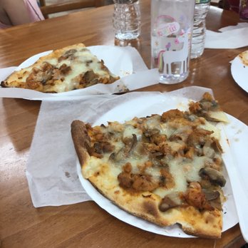 Knapp Pizza II - Pizza Near Me - Brooklyn, New York