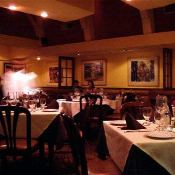 Piero's Italian Cuisine - dining room - Italian Near Me - Las Vegas, Nevada