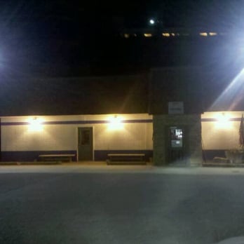 Stadium Bar-Grill - empty parking lot at night - Barbeque Near Me - Cedar Rapids, Iowa