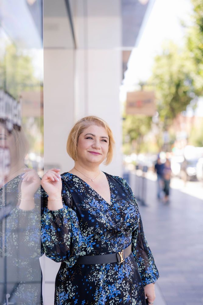 ELLIE KRAVETS REDFIN 1440 Chapin Ave, Burlingame, California Real