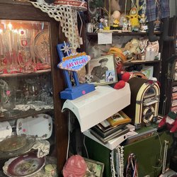 G & N Collectors Den