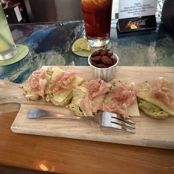 Black Sheep - Crostini with ham and honey - Pizza Near Me - Beaufort, North Carolina Black Sheep - Crostini with ham and honey - Pizza Near Me - Beaufort, North Carolina