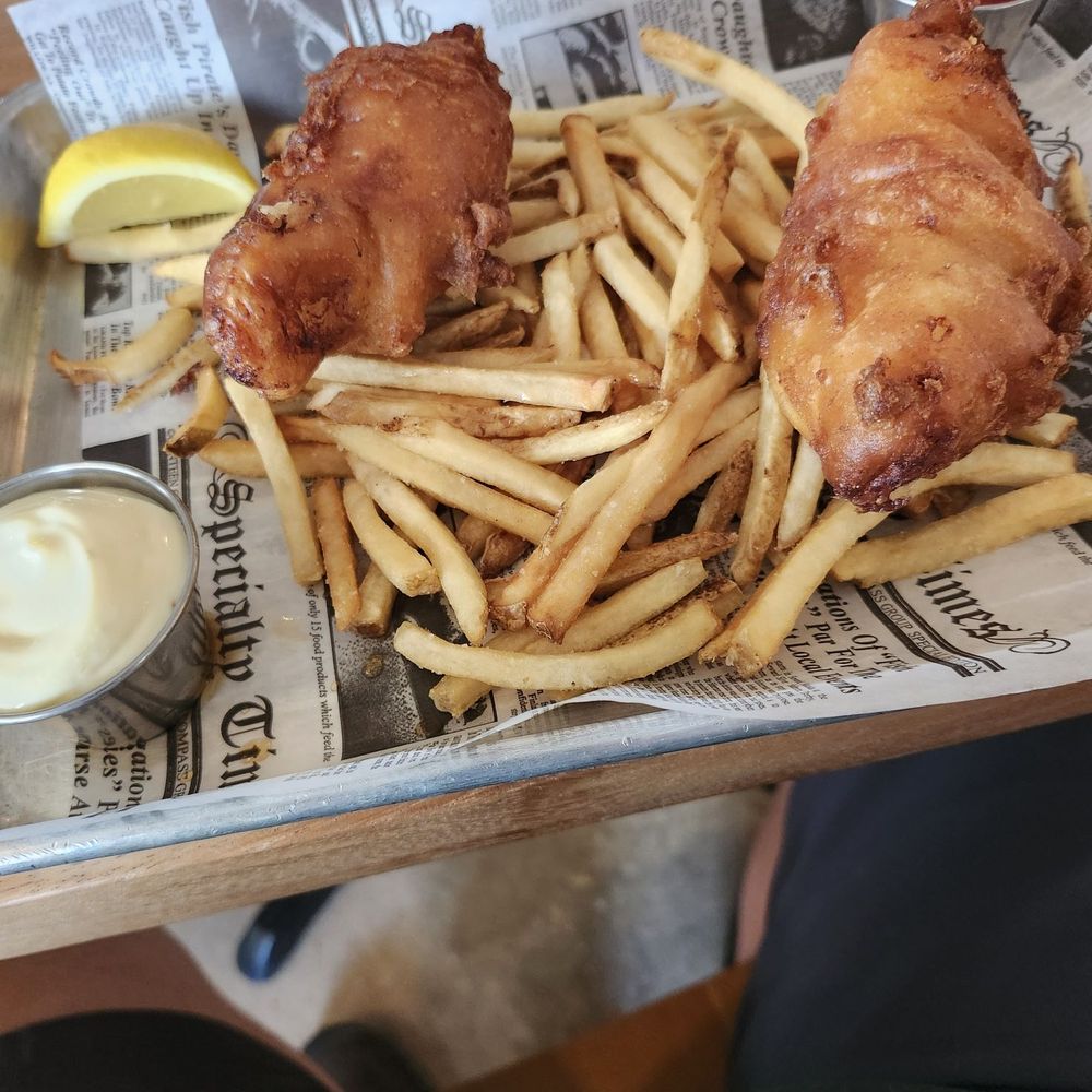 Runabout Brewing - Dinner portion fish and chips. - Brewpubs Near Me - Orlando, Florida Runabout Brewing - Dinner portion fish and chips. - Brewpubs Near Me - Orlando, Florida