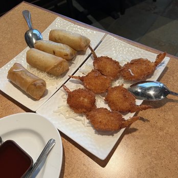 Yan's China Bistro & Bar - Egg rolls and Prawns - Chinese Near Me - Walnut Creek, California Yan's China Bistro & Bar - Egg rolls and Prawns - Chinese Near Me - Walnut Creek, California
