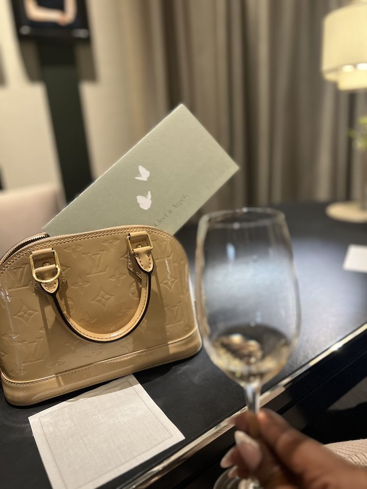 VAN CLEEF & ARPELS Updated October 2024 13 Photos & 15 Reviews