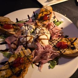 Duffinetti's Restaurant & Lounge - Buratta salad