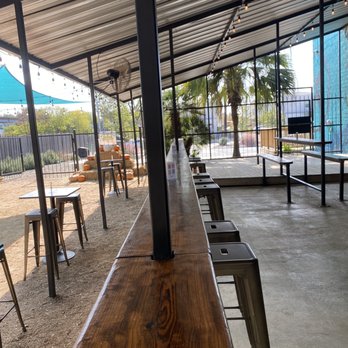 Dos Sirenos Brewing - Breweries Near Me - San Antonio, Texas