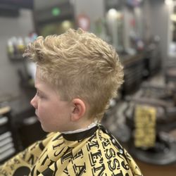 Oakway BarberShop - Short euro soccer cut, textured top.