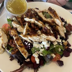 Palermo Pizza and Restaurant - Beet salad with chicken