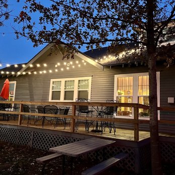 Jimmy Vega's Smokehouse - Cool setting in former house in pleasant neighborhood - Food Trucks Near Me - Georgetown, Texas Jimmy Vega's Smokehouse - Cool setting in former house in pleasant neighborhood - Food Trucks Near Me - Georgetown, Texas