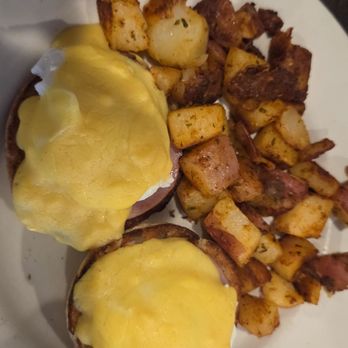 Cranston Diner - Eggs Benedict - Breakfast & Brunch Near Me - Johnston, Rhode Island Cranston Diner - Eggs Benedict - Breakfast & Brunch Near Me - Johnston, Rhode Island