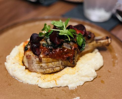 Saint & Second by null