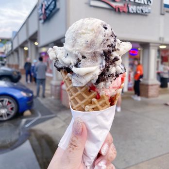 Bruster's Real Ice Cream - Small Waffle Cone: Cookies and Cream with Oreo + Strawberry Swirl - Desserts Near Me - Vienna, Virginia