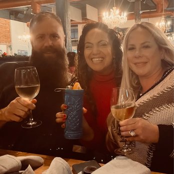 Seared - Friends at Happy Hour! - Seafood Near Me - Petaluma, California Seared - Friends at Happy Hour! - Seafood Near Me - Petaluma, California