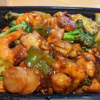China Rainbow - Chicken and shrimp in garlic sauce - Chinese Near Me - Litchfield, Connecticut